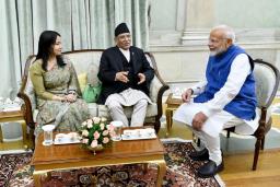 प्रधानमन्त्री दाहाल र भारतका प्रधानमन्त्री मोदीबीच भेटवार्ता