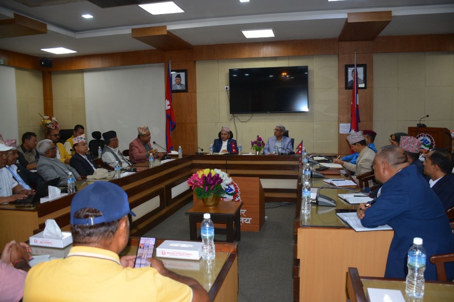 यातायात व्यवसायीसँग छलफल गर्न वार्ता समिति गठन