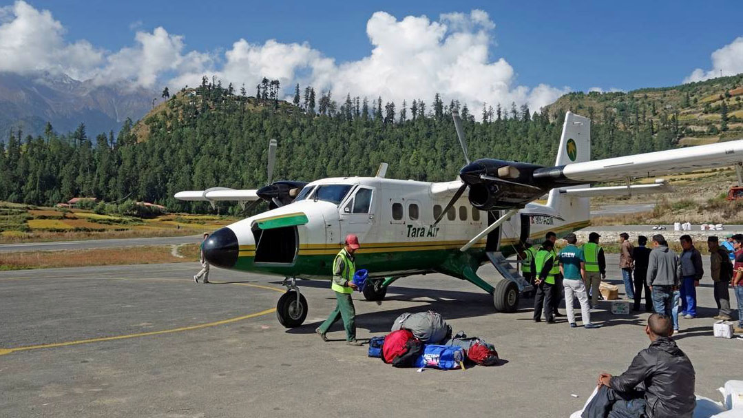 जिल्लाबाहिर जान हुम्लावासीलाई सास्ती, पहुँचका भरमा हवाई टिकट बाँडेको गुनासो