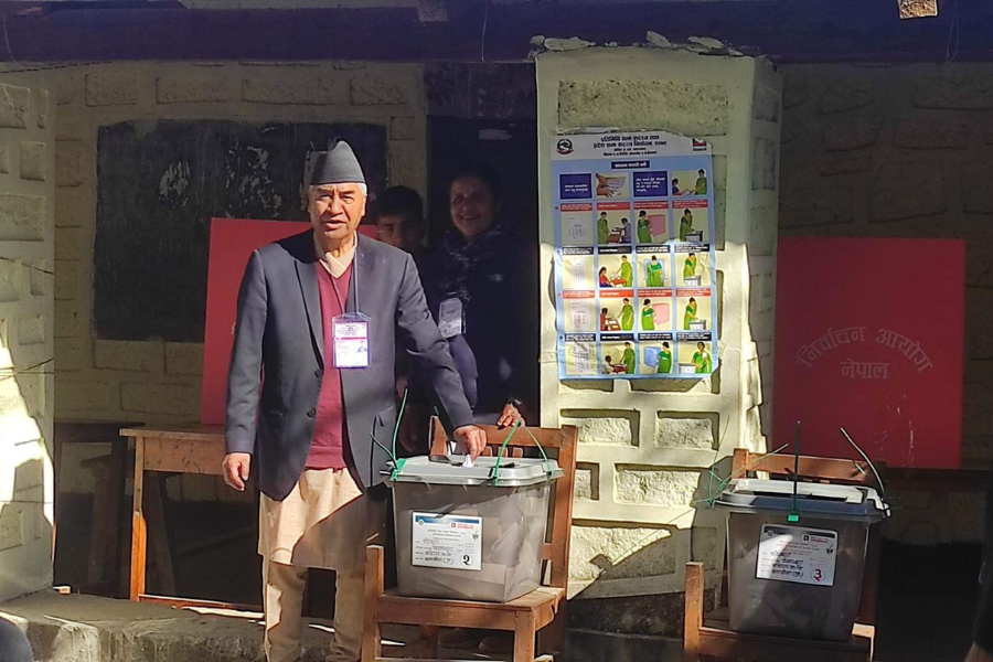 प्रधानमन्त्री देउवाले गरे मतदान