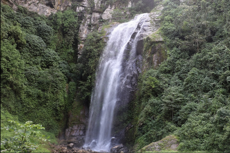 पर्यटकीय गन्तव्य बन्दै भोजपुरको महभिर झरना