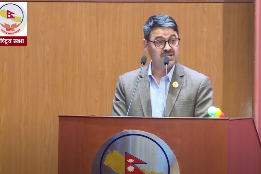 सांसदको संख्या घटाउन खिमलाल देवकोटाको माग