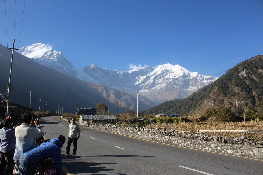 मुस्ताङमा महिनामै ८० हजार पर्यटक, व्यवसायी उत्साहित
