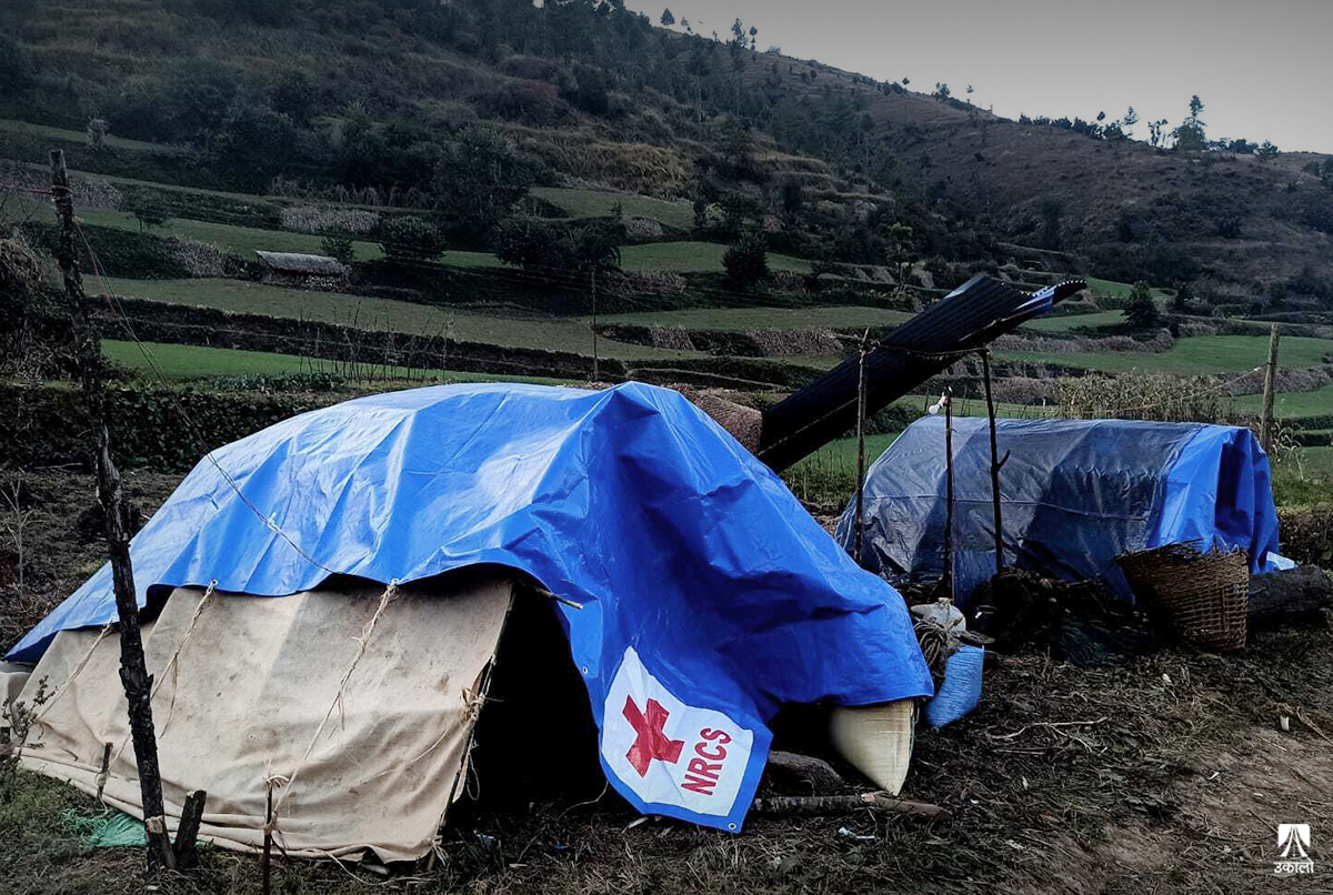 चिसोका कारण त्रिपालमुनि बसेका भूकम्प प्रभावित थप समस्यामा