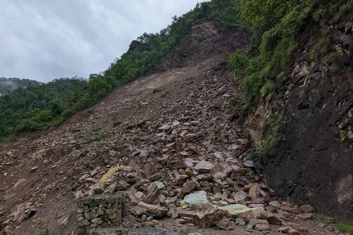 गर्जेनीको पहिरोले प्युठान र रोल्पाका स्थानीयलाई सास्ती