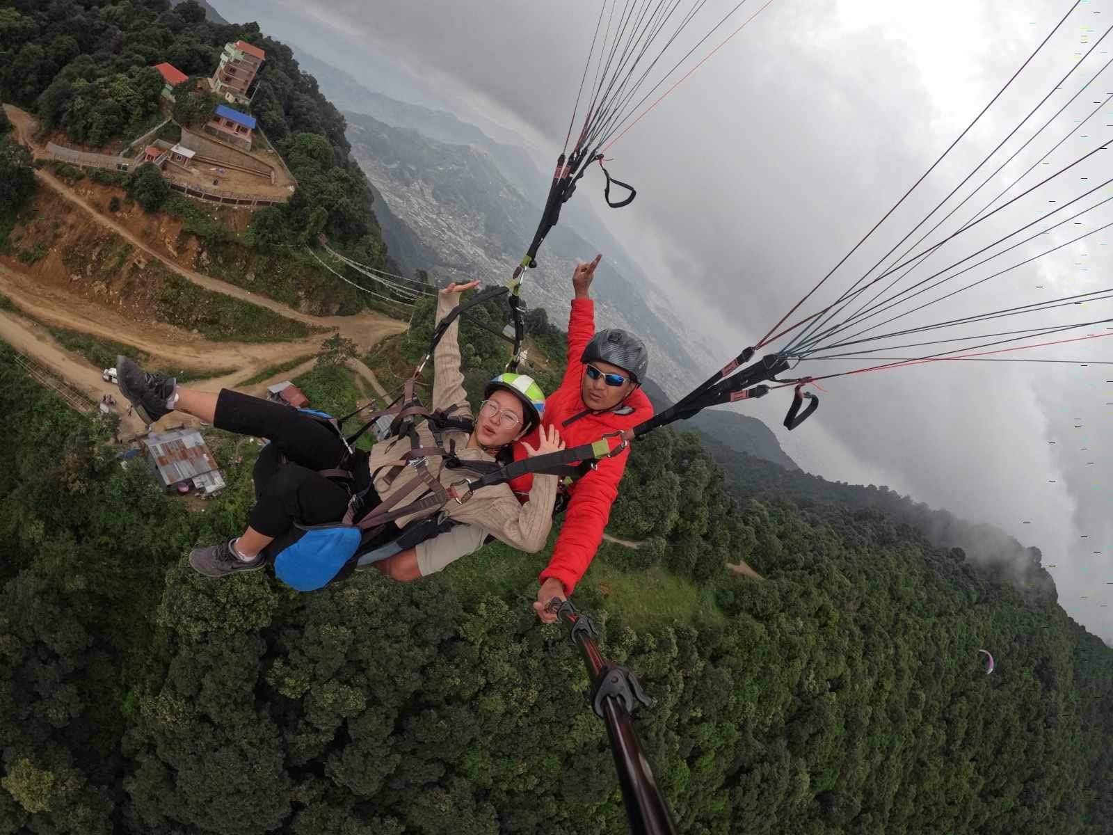 चन्द्रागिरि डाँडामा प्याराग्लाइडिङ शुरू