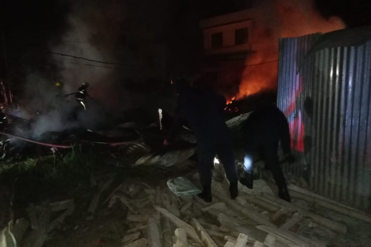 काठमाडौँको स्युचाटारस्थित एक घरमा आगलागी, १५ लाखको क्षति