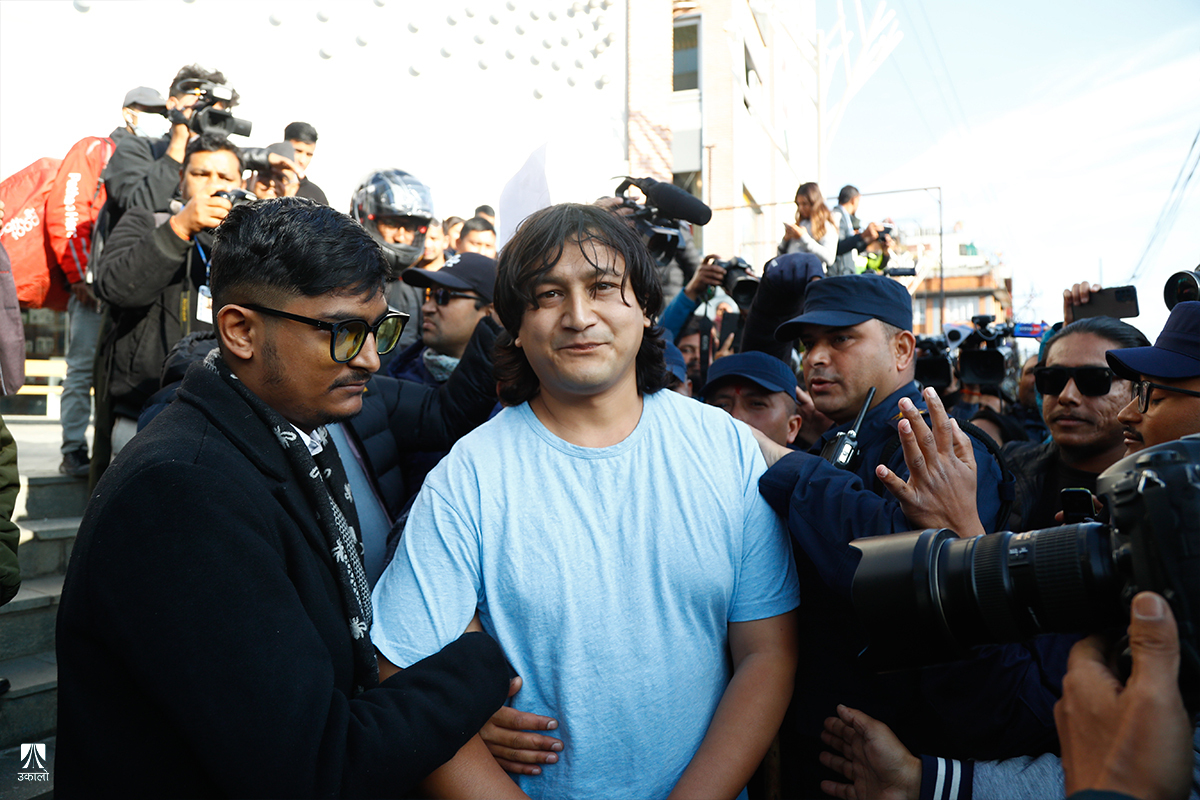 ईः अझै भनिरेहका छन्– ‘कर लेऊ, गरिखान देऊ’