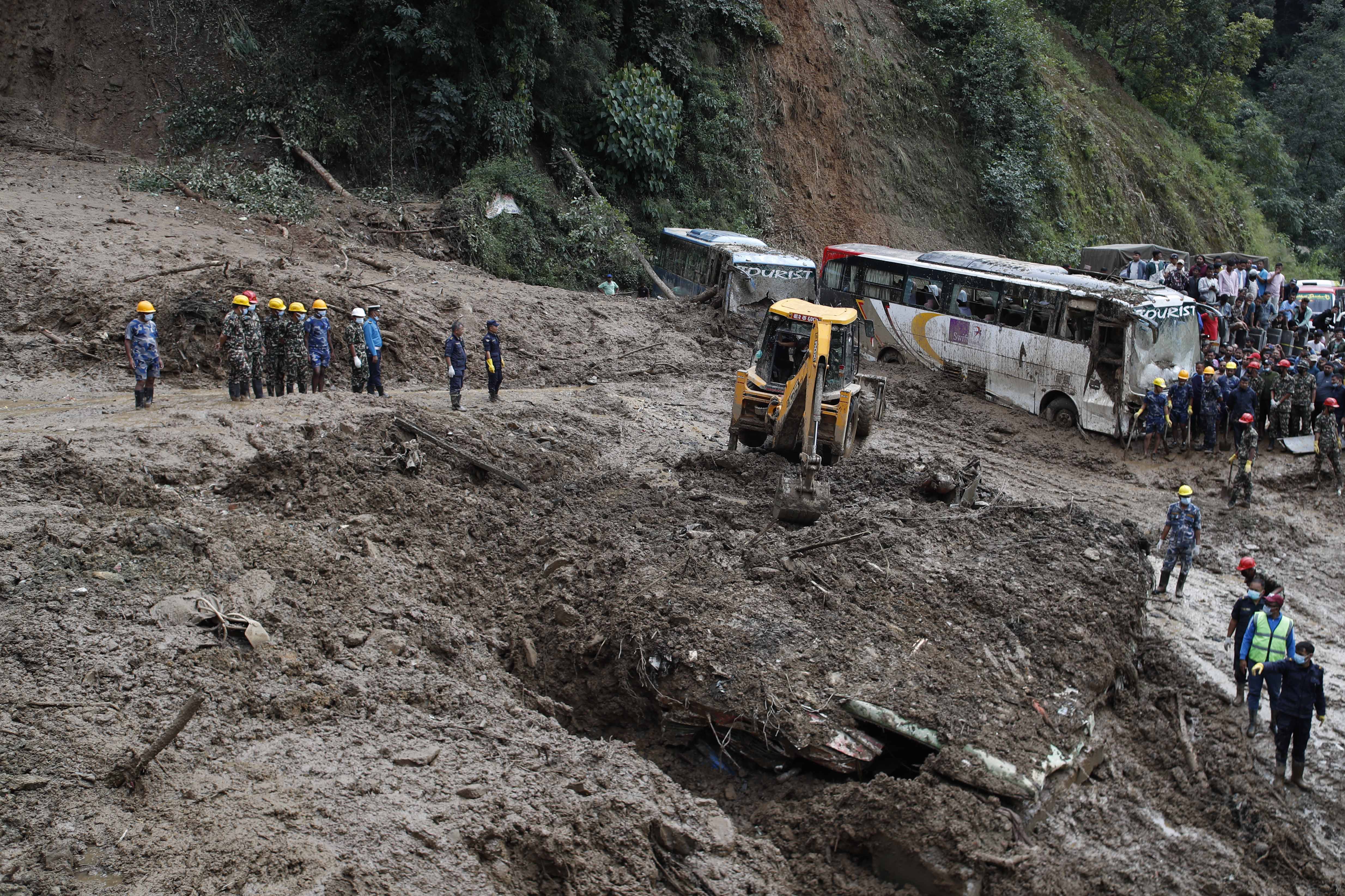 बाढीपहिरोमा ज्यान गुमाउनेको संख्या २२४ पुग्यो, २४ जना बेपत्ता