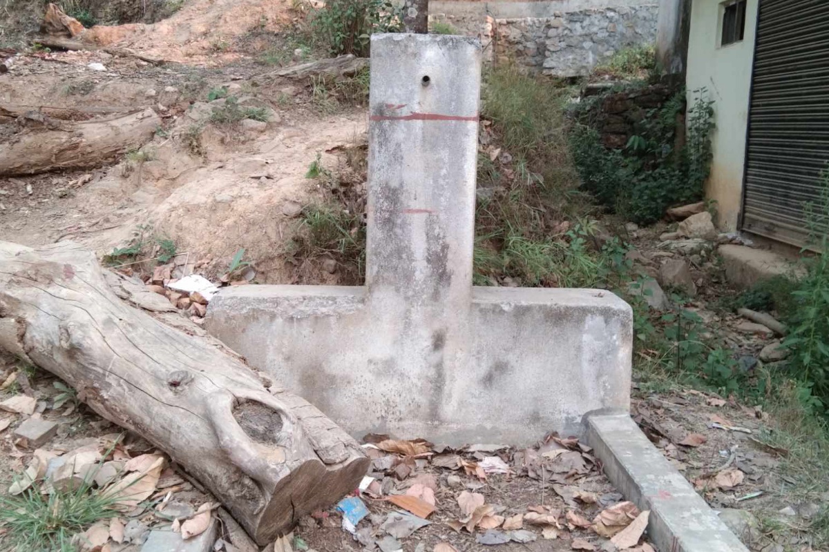 बनेका धारा भत्किन थाले तर आएन पानी