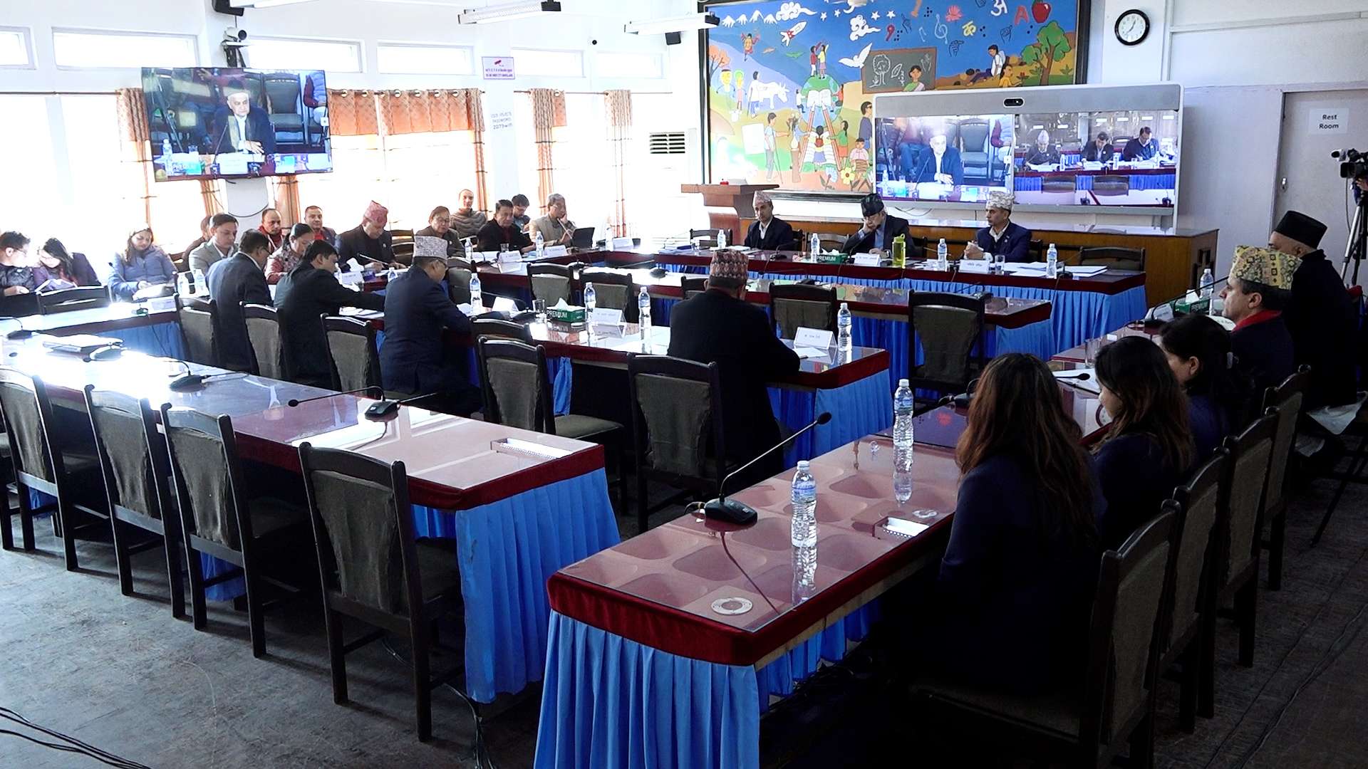 प्रस्तावित राजदूतविरुद्ध उजुरी दिनेहरूसँग संसदीय सुनुवाइ समितिमा छलफल