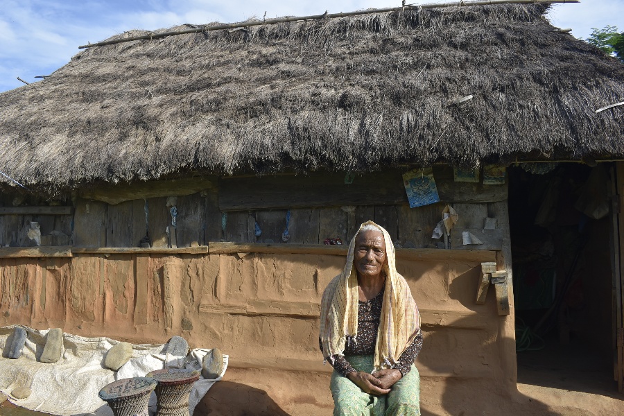 पियारी आमा: जसले आफ्नो नाममा रहेको सबै जग्गा विद्यालयलाई दिइन्