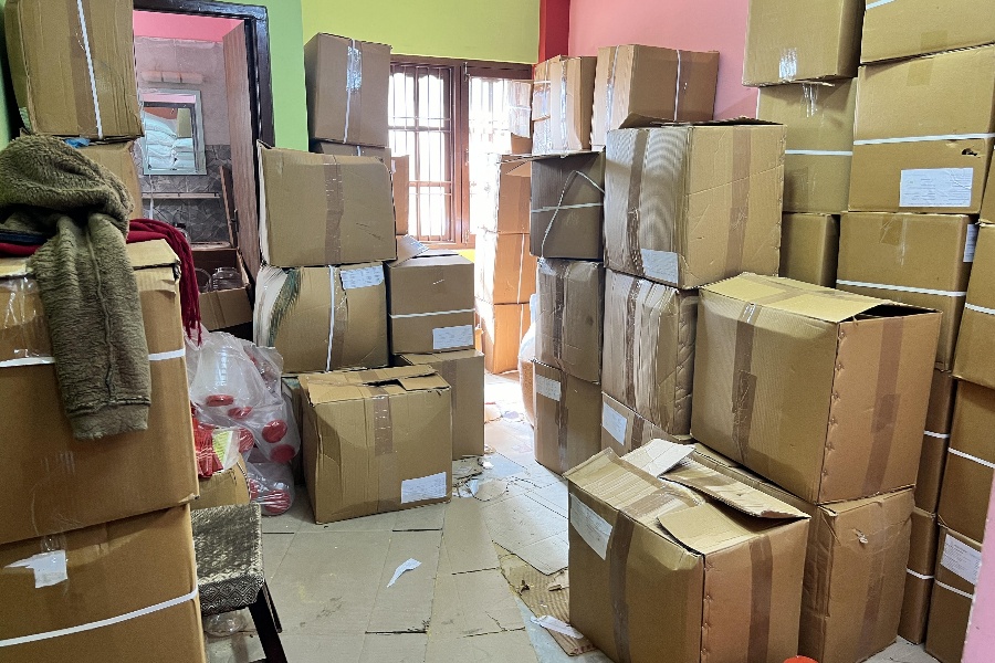 म्याद गुज्रिएका खाद्य सामग्रीमा नयाँ मिति राखेर बिक्री गर्ने मिनाक्षी उद्योगमा सिल