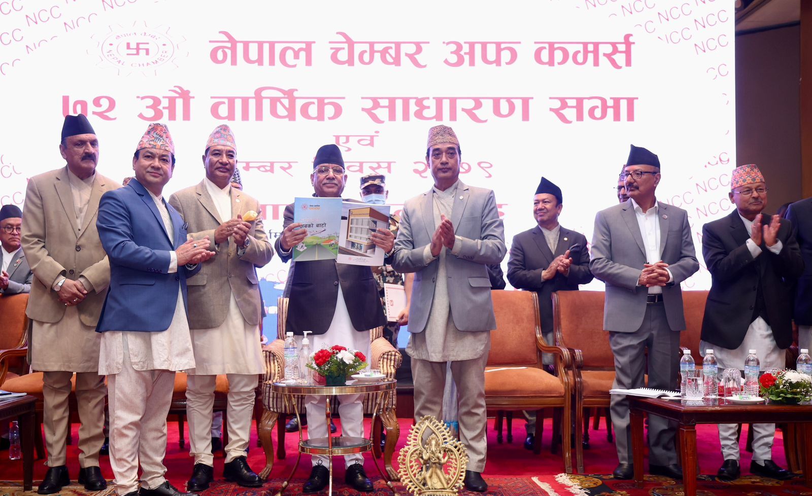 अर्थतन्त्र सुधारोन्मुख भए पनि ‘ट्र्याक’मा आइसकेको छैन : प्रधानमन्त्री