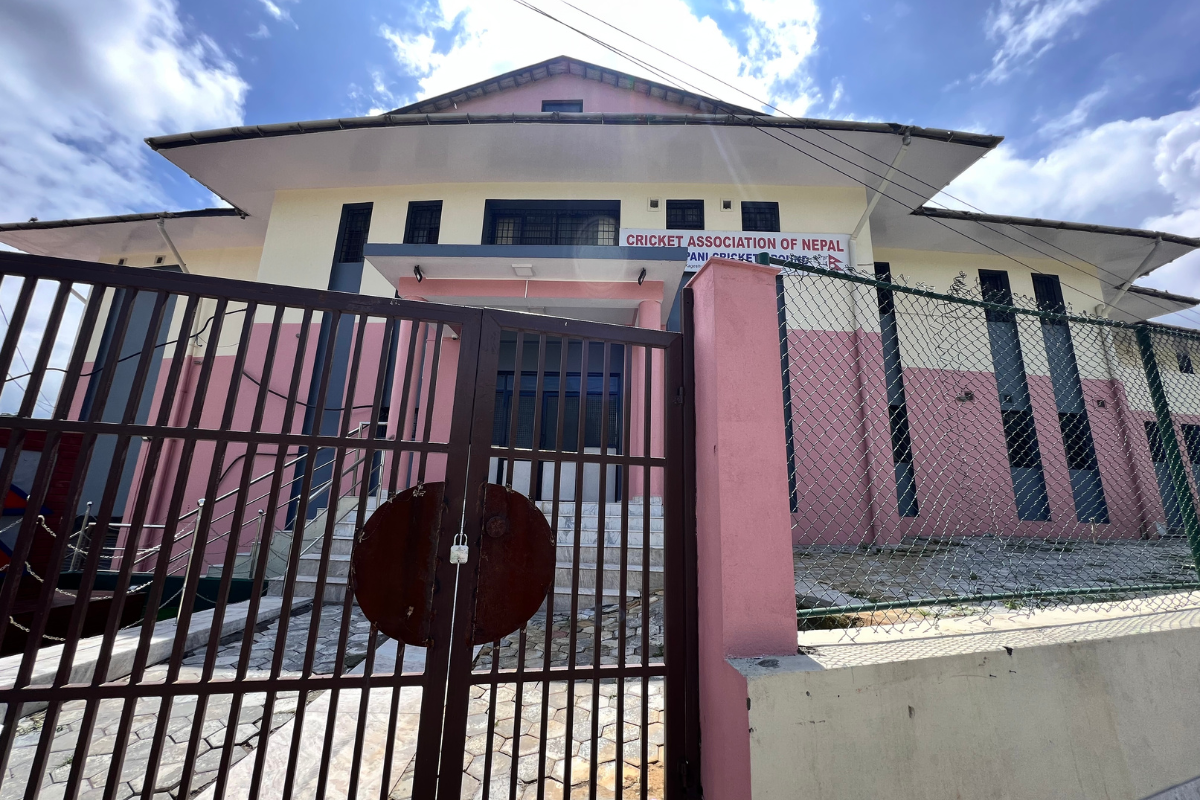 नामकरणप्रति असन्तुष्ट स्थानीयले मूलपानी क्रिकेट मैदानमा लगाएको ताला खुलेन