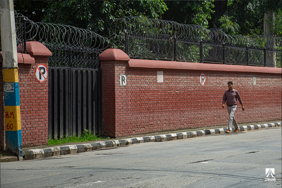 हिँड्दाहिँड्दै टुंगिने काठमाडौँ उपत्यकाका फुटपाथ