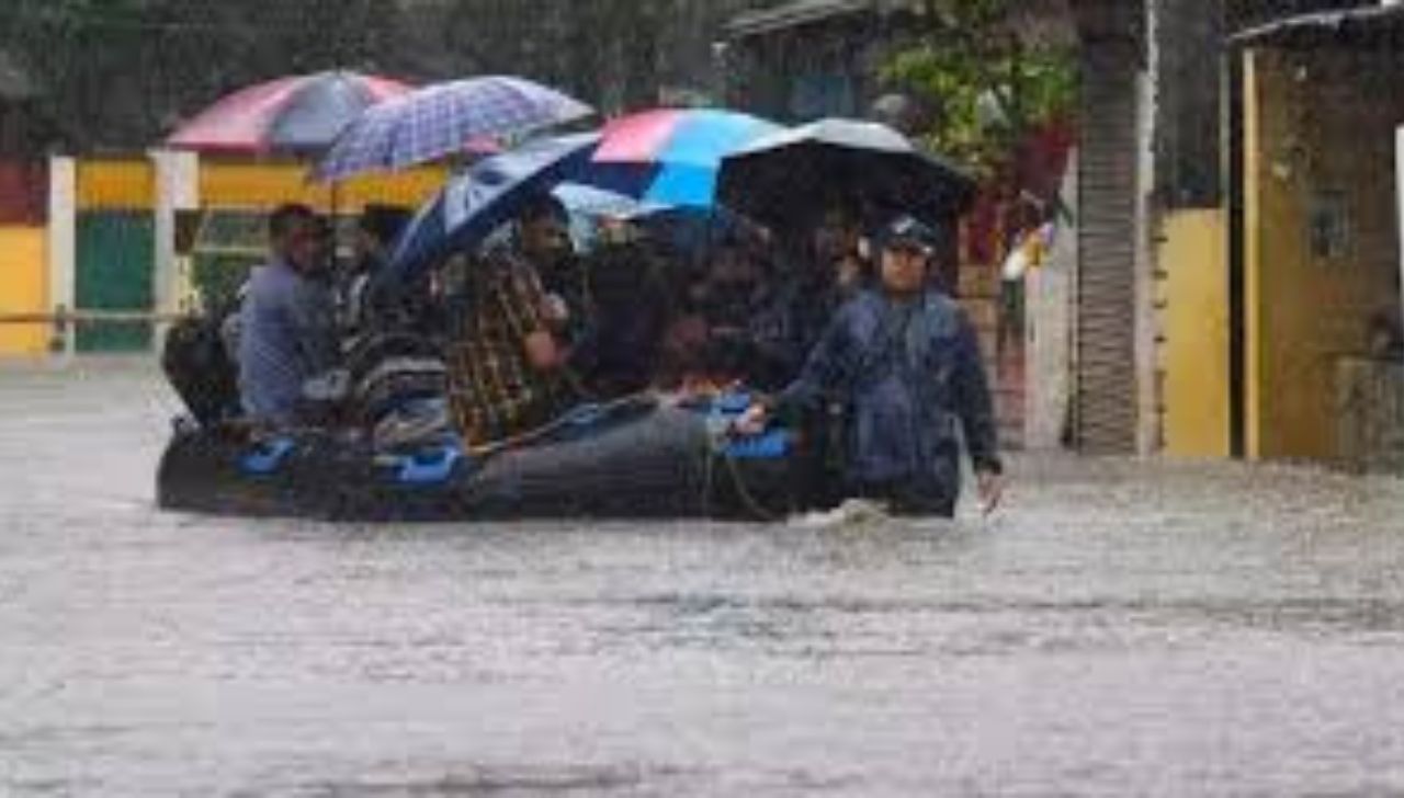 आसममा भारी वर्षापछि आएको बाढीपहिरोमा परेर ५ जनाको मृत्यु 