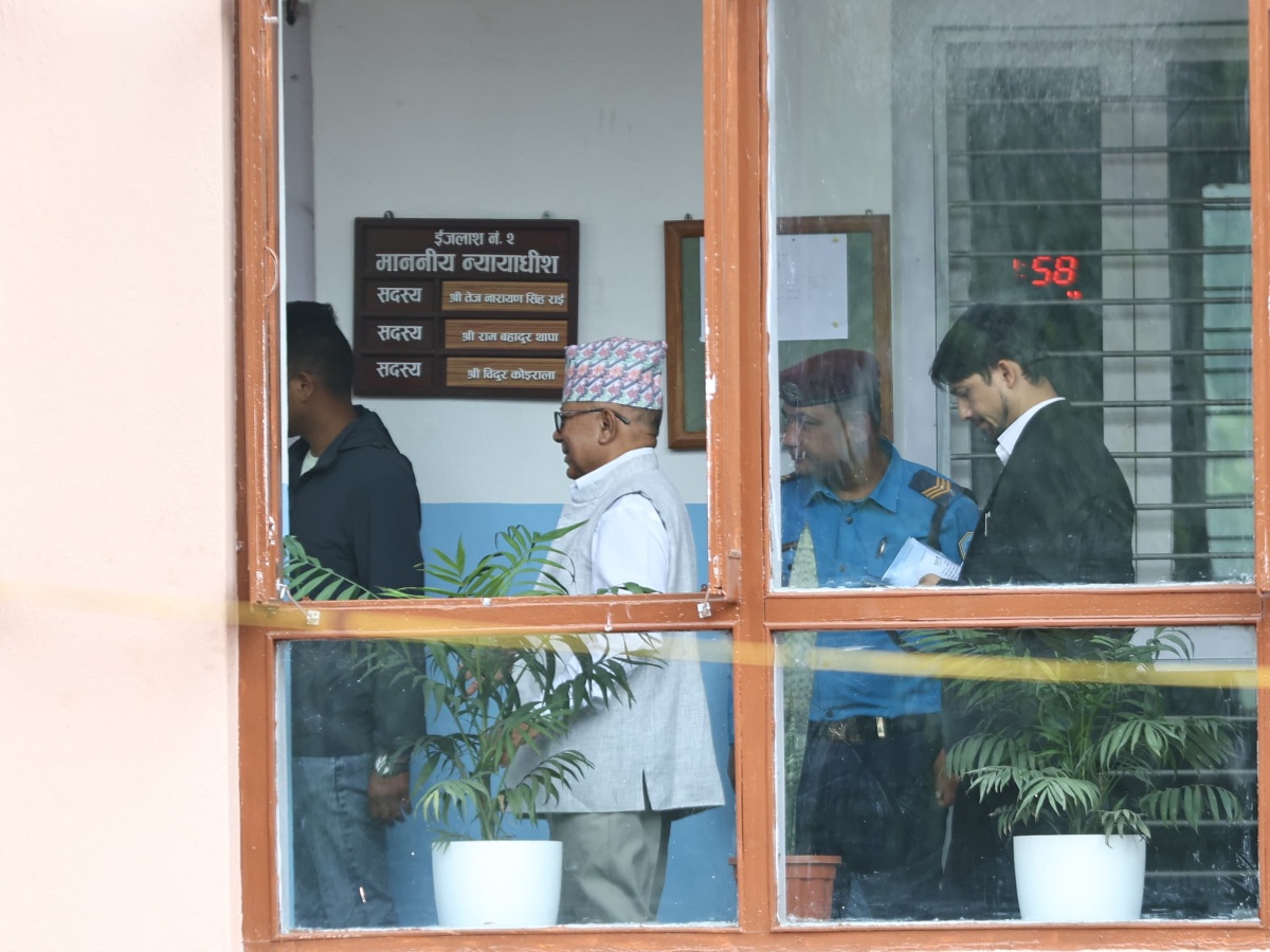 माधव नेपाललाई ३५ लाख धराैटीमा छाड्न अदालतको आदेश