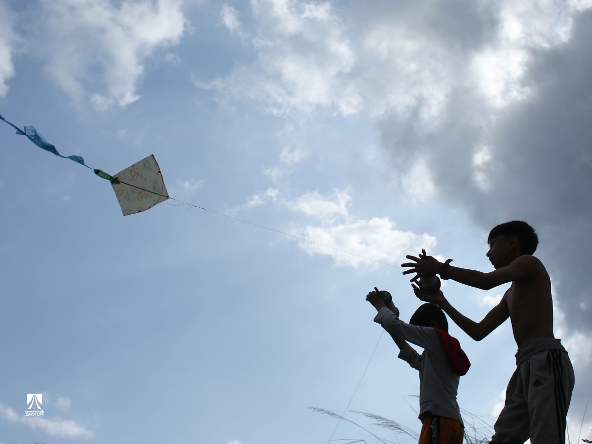 दशैँमा बालबालिकाको चंगा‍‍ उमंग (तस्वीरहरू)
