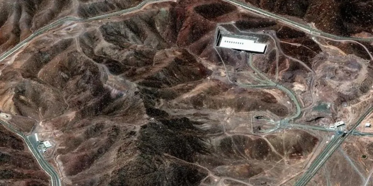 अमेरिकाद्वारा इरानका ३ आणविक केन्द्रमा आक्रमण 