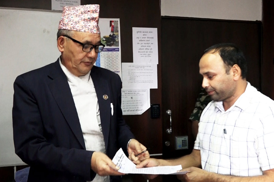 हेल्थ असिस्टेन्ट संघले स्वास्थ्यमन्त्रीलाई बुझायो ज्ञापन, कानूनसम्मत प्रणाली सुधार्न माग