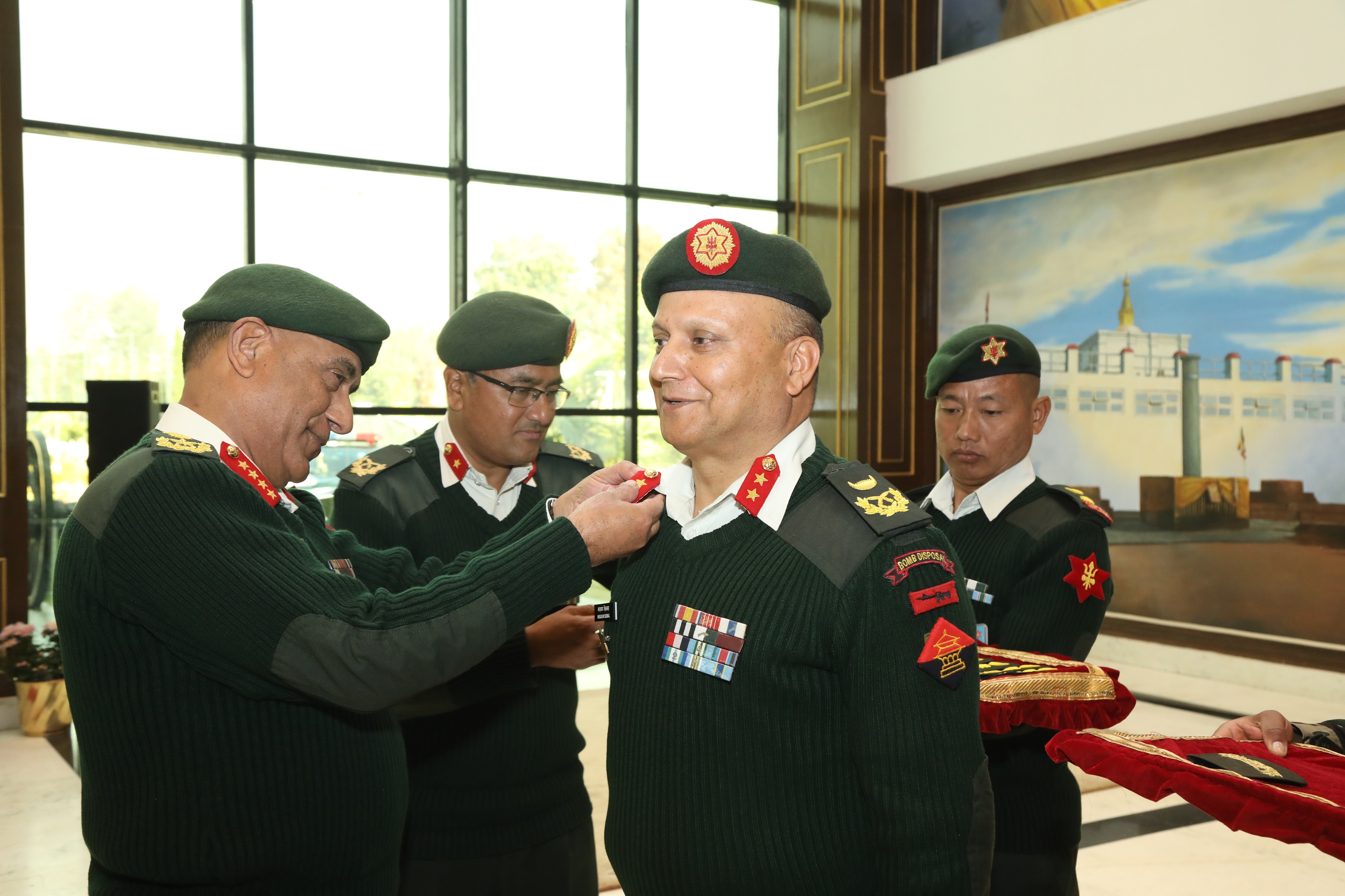 उपरथीमा बढुवा भएका सिलवालले लगाए दर्ज्यानी चिह्न