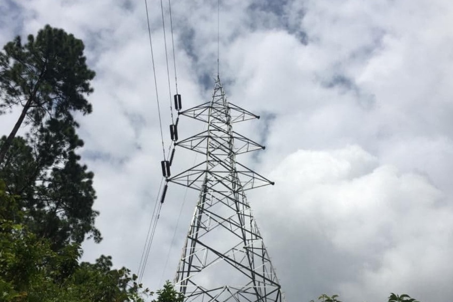 म्याग्दीका ग्रामीण भेगमा केन्द्रीय प्रसारण लाइनको बिजुली