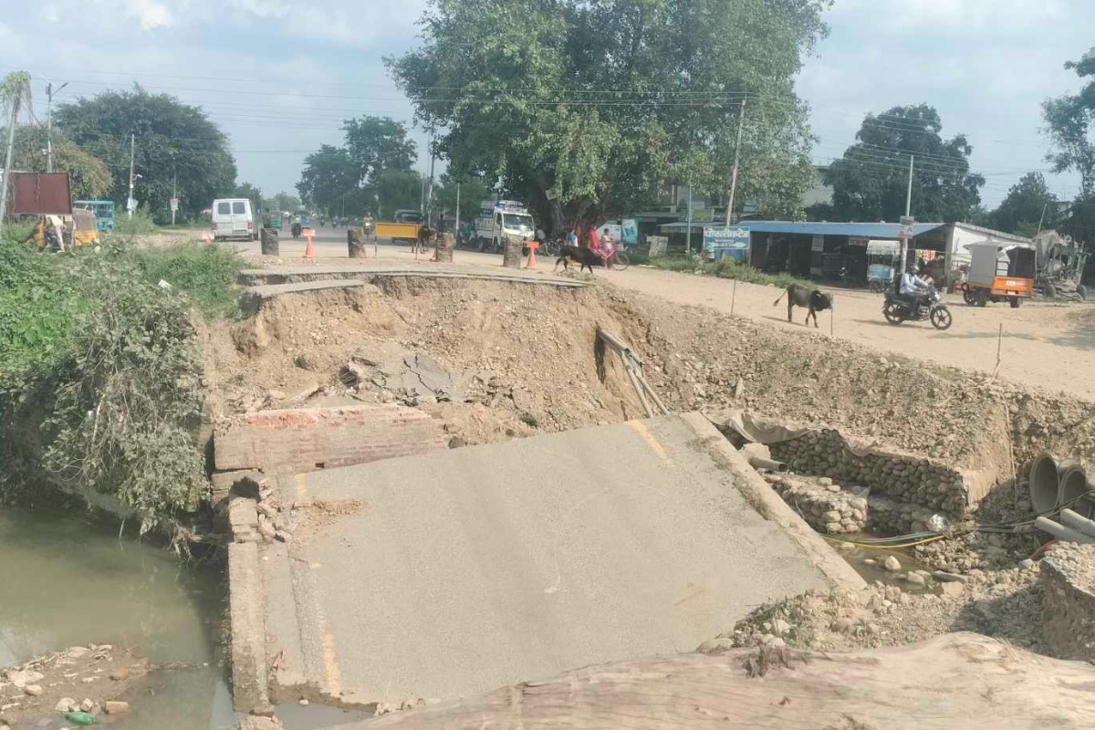 पूर्वपश्चिम राजमार्गमा भत्किएको कल्भर्ट नबन्दा आवतजावतमा सास्ती