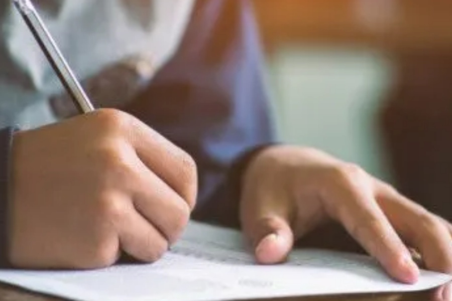 मोरङको एउटै परीक्षा केन्द्रबाट अर्काको नाममा एसईई दिने ५२ जना पक्राउ