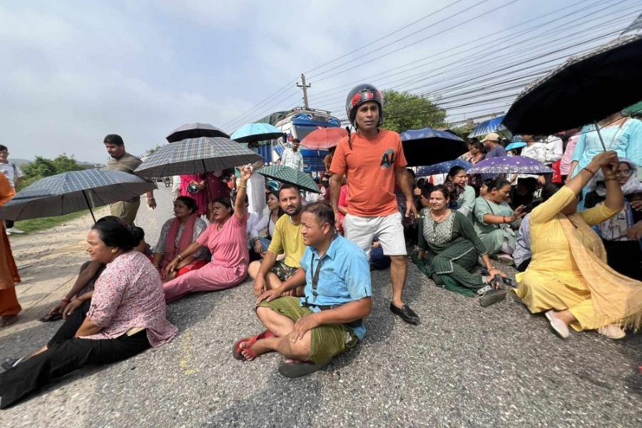 पूर्व–पश्चिम राजमार्ग अवरुद्ध