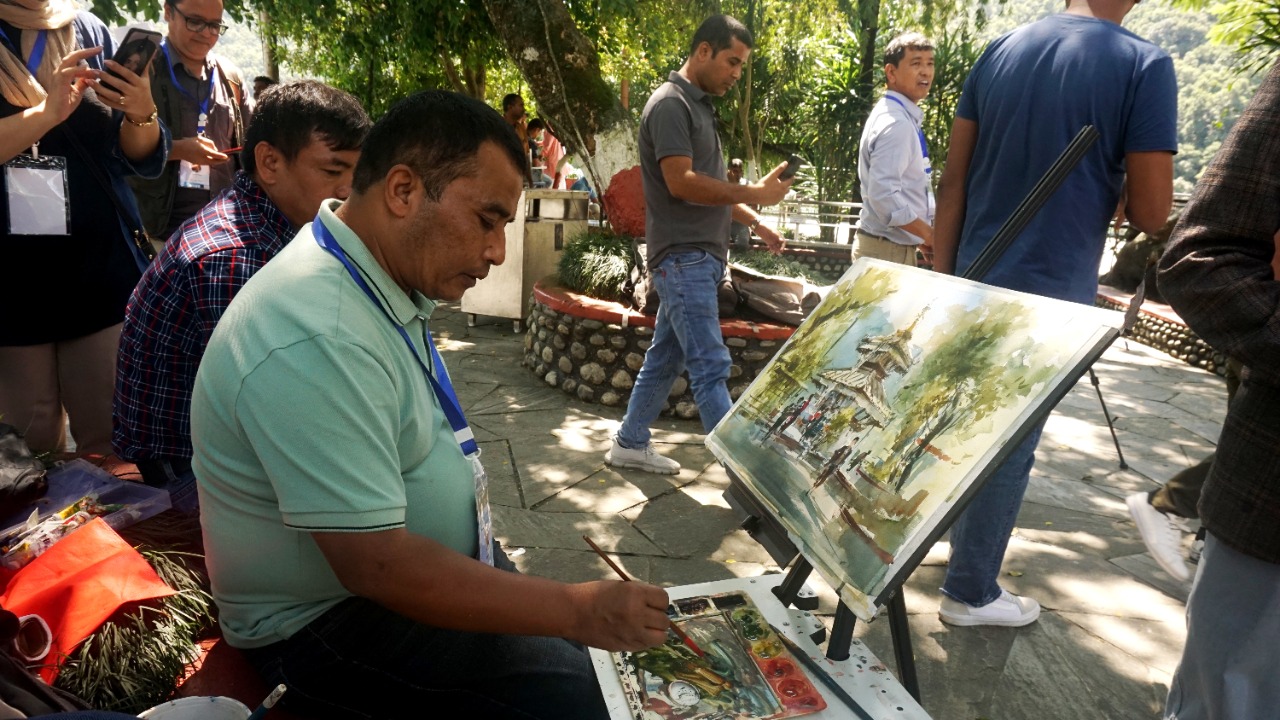 पोखरामा कलाकारको जमघट