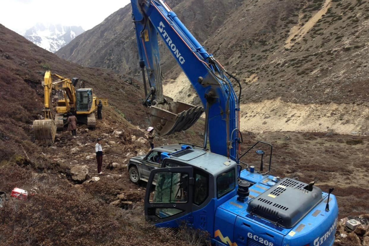 चीनसँगको सीमा टिपतालामा नेपालतर्फबाट पहिलो पटक पुगे गाडी