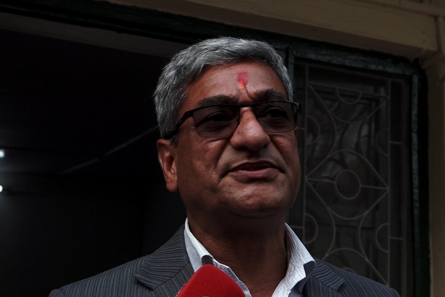 सरकार ढाल्ने, अर्को बनाउने छलफल गरेका छैनौँ : रमेश लेखक