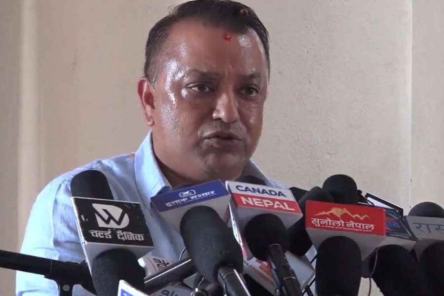 निष्ठा छोडेर बीपीलाई महामानव बनाउनु उनीमाथिको अन्याय हो : गगन थापा