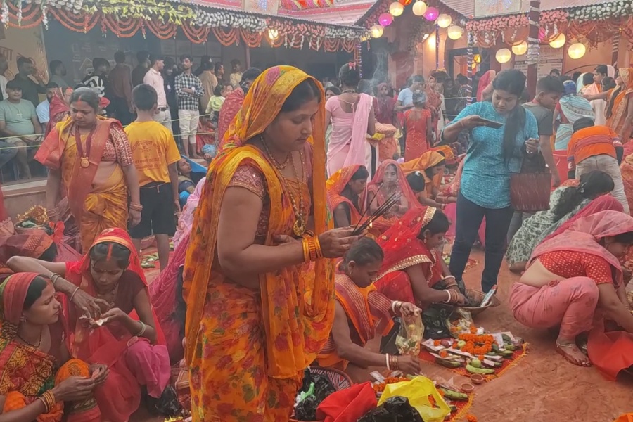 मिथिलामा सन्तानको कामना गर्दै खोइँछ भर्ने विधि सम्पन्न (तस्वीरहरू)