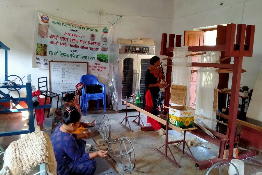 केराको ‘फाइबर’बाट हस्तकलाका सामग्री