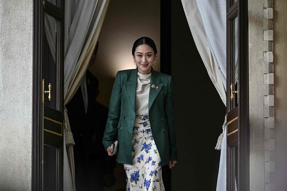 थाइल्यान्डका प्रधानमन्त्री सिनावात्रा निलम्बित