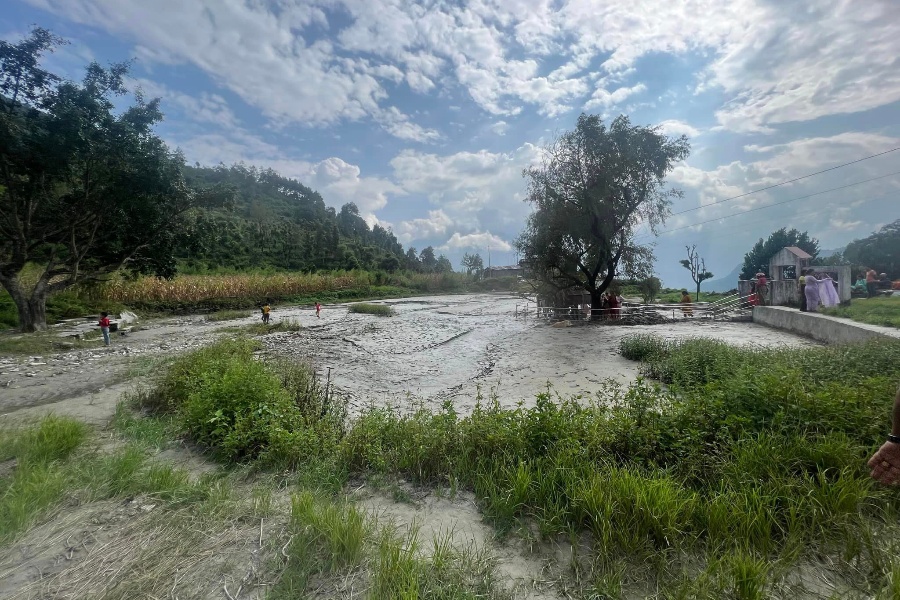 पहिरोले पुरेपछि बगर बन्यो आदिबराहताल, मन्दिरसमेत जोखिममा 