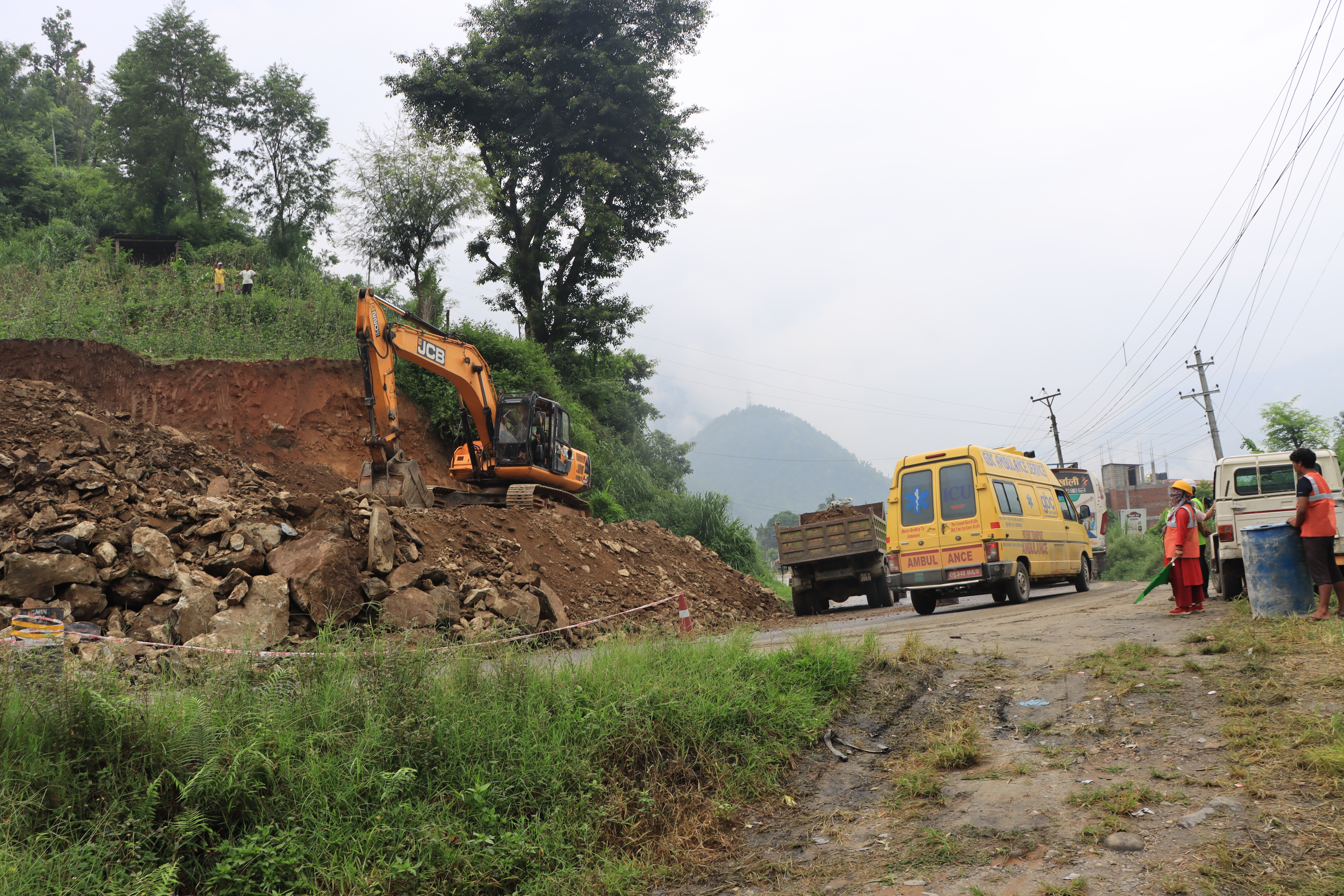 मुग्लिन–मलेखु सडक: चितवन खण्डमा पनि विस्तार शुरू, ९ मिटर चौडा कालोपत्र हुने