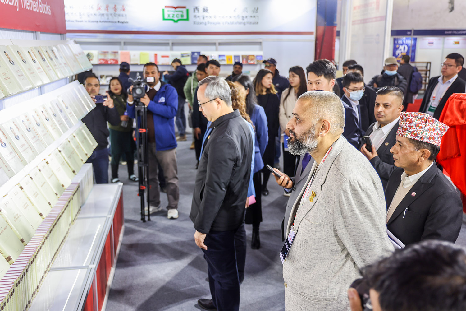 भृकुटीमण्डपमा पुस्तक मेला (तस्वीरहरू)