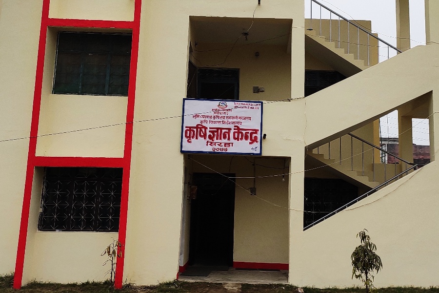 कार्यालय सहयोगीले नायब सुब्बाको परिचय पत्र झुन्ड्याएपछि…