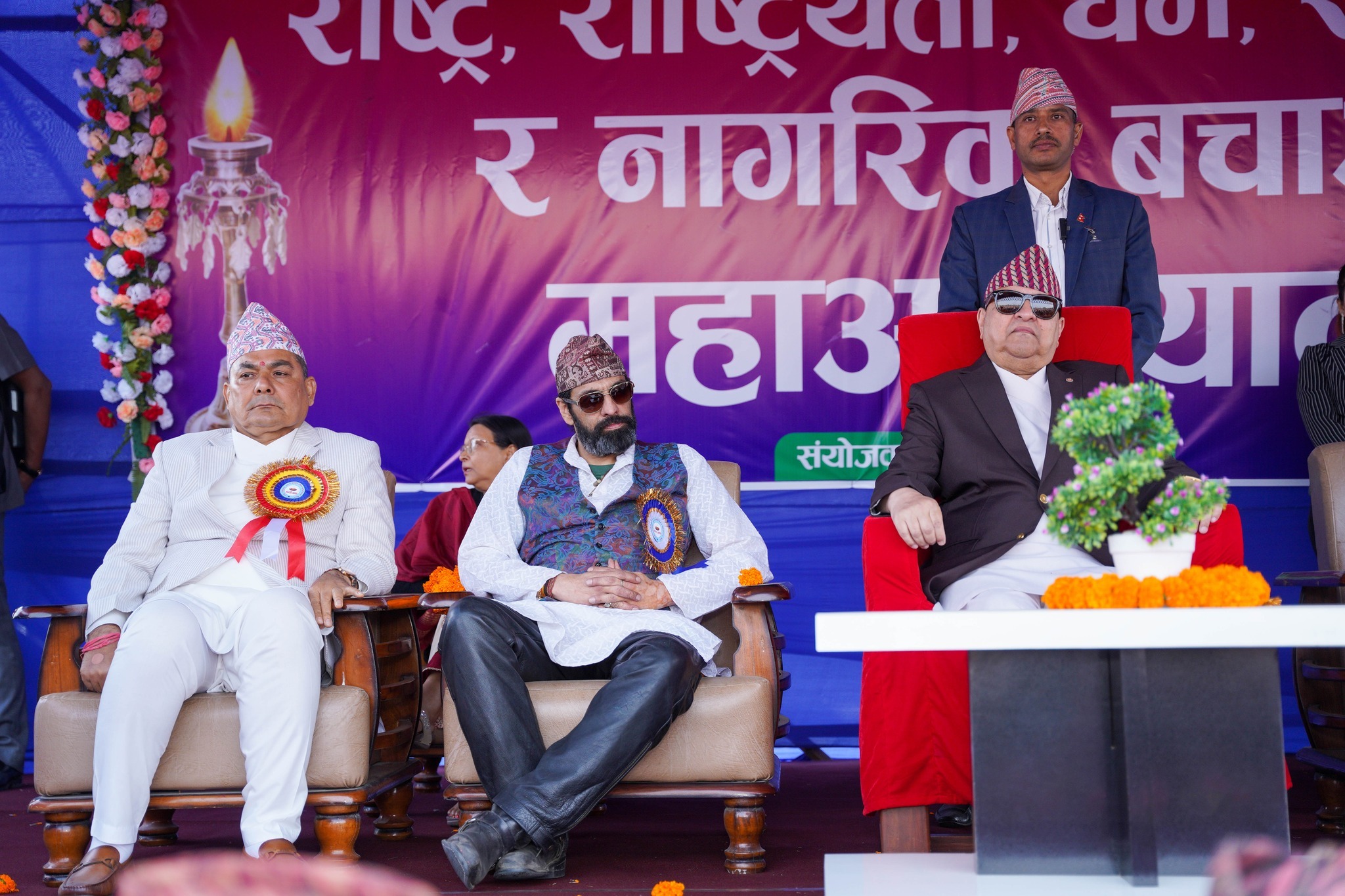 पूर्वराजाको राजनीतिक वक्तव्य, किन झस्किए एमाले–माओवादी?