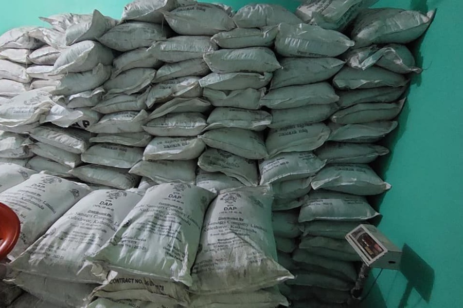 बढ्दै रासायनिक मलको कालोबजारी, मारमा उपभोक्ता