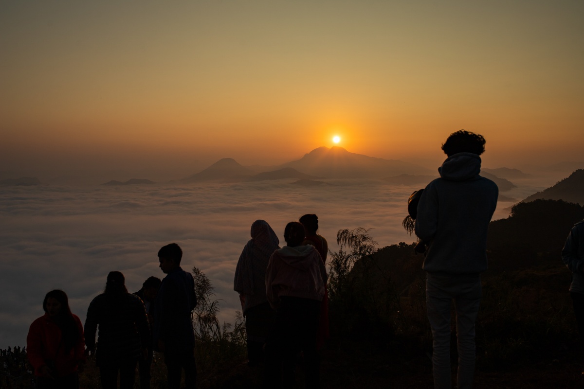 सूर्योदय हेर्न  मानुङकोट [तस्वीरहरू] 