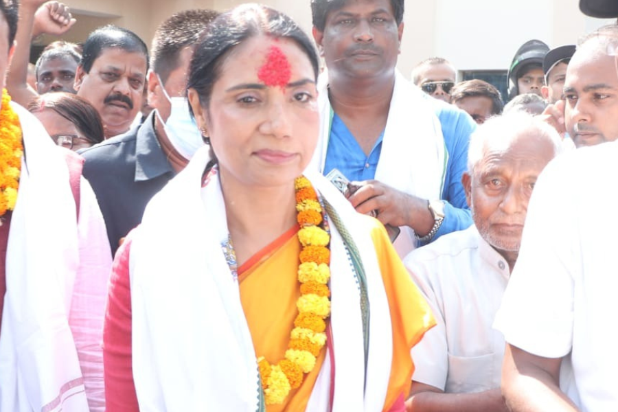 धनुषा–३ बाट एमालेका जूली महतो विजयी