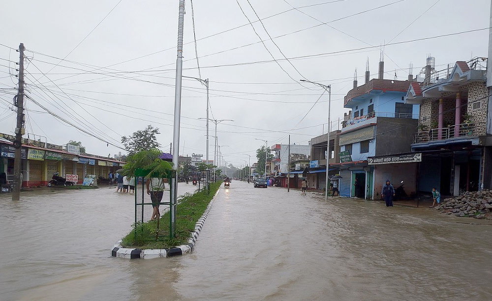 धनगढीमा २ हजार घरमा पानी पस्यो, ८ जनाको उद्धार