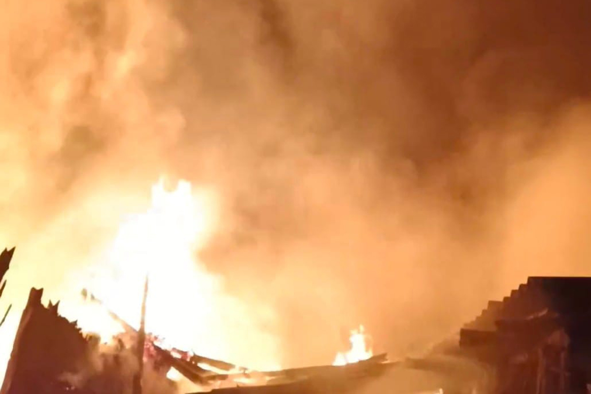 वीरगन्जको अलौमा आगलागी, ७ घर जले