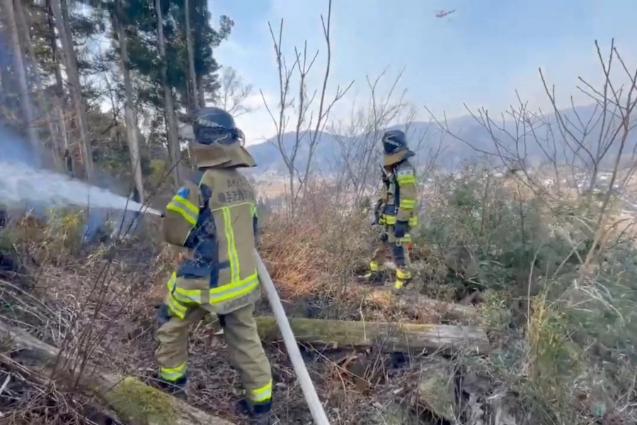 जापानको जंगलमा लागेको डढेलो नियन्त्रणका लागि २ हजार अग्निनियन्त्रक परिचालित