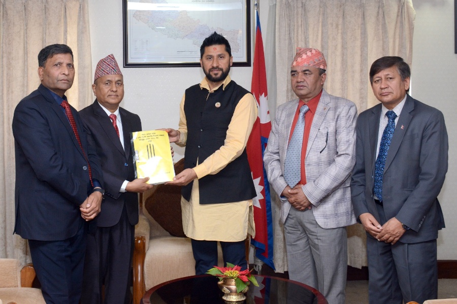 सुन तस्करी नियन्त्रणसम्बन्धी जाँचबुझ आयोगले बुझायो प्रतिवेदन