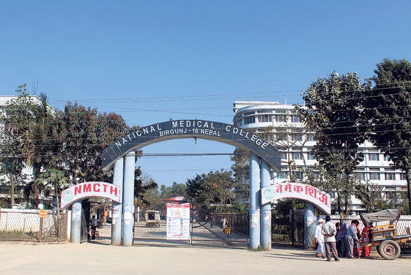 म्याद गुज्रिएको केमिकल भेटिएपछि नेसनल मेडिकल कलेजका प्रबन्ध निर्देशकसहित २ जना पक्राउ